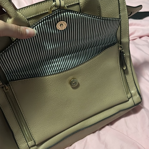 🍀 Christian Siriano Purse - Picture 2 of 4